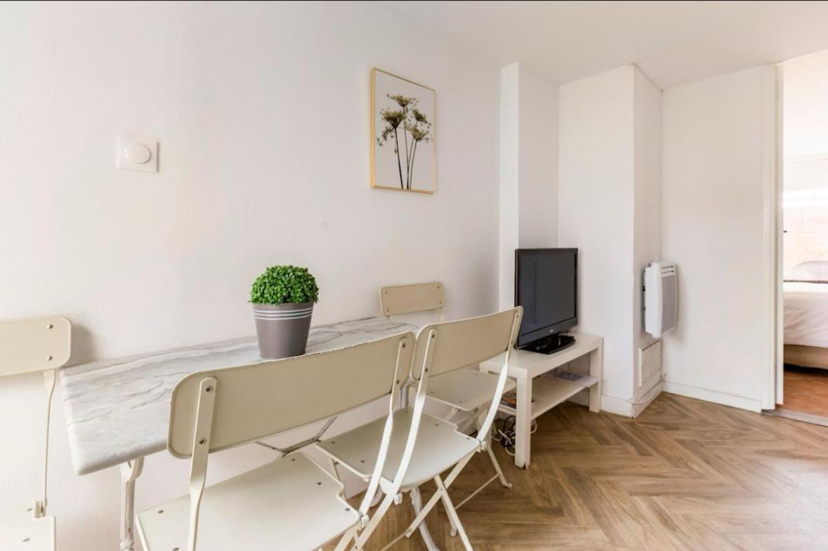 Escapade Pres De Lille - Appartement Charmant Avec Terrasse Et Parking Privee 蒙桑巴勒尔 外观 照片