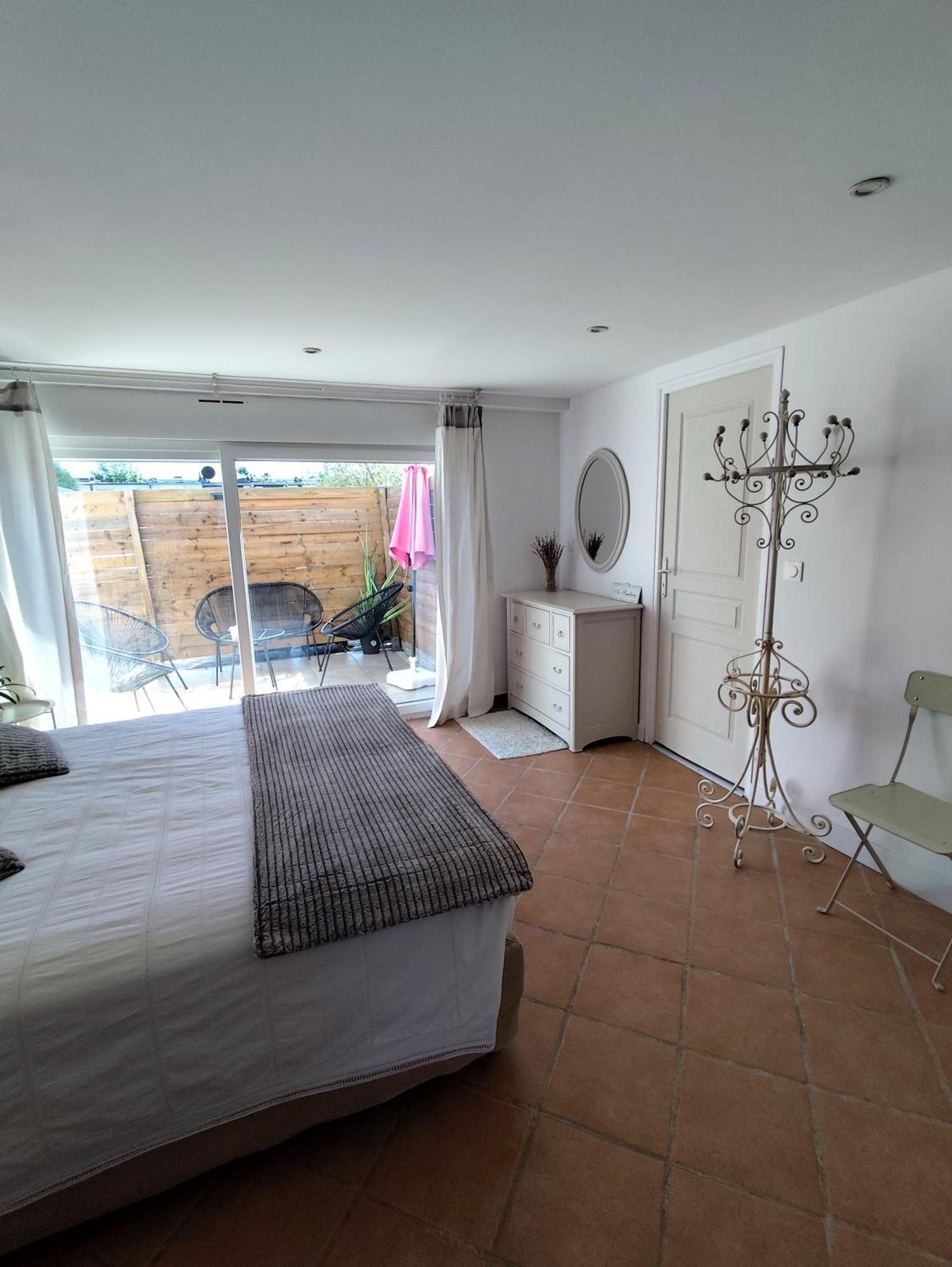 Escapade Pres De Lille - Appartement Charmant Avec Terrasse Et Parking Privee 蒙桑巴勒尔 外观 照片
