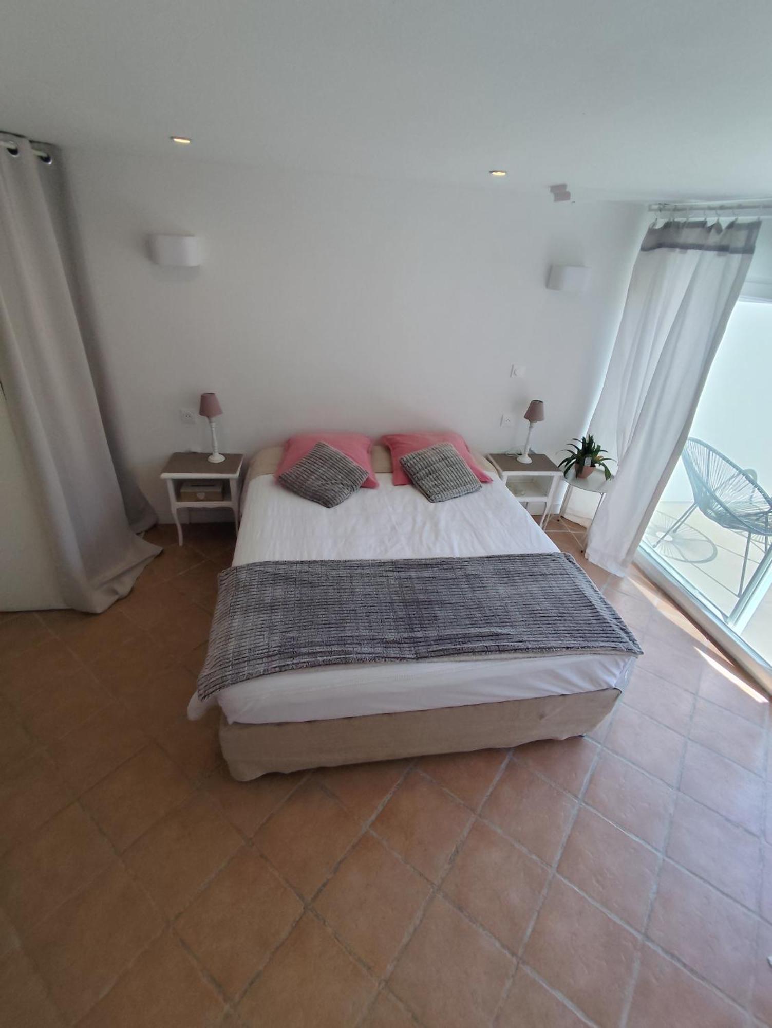 Escapade Pres De Lille - Appartement Charmant Avec Terrasse Et Parking Privee 蒙桑巴勒尔 外观 照片